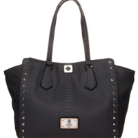 GUESS DAMENTASCHE ROSY FARBE SCHWARZ