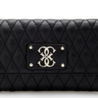 GUESS ALIZIA 4G LOGO MEDIUM ZIP ARAUND QUILTE WALLET FARBE SCHWARZ