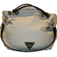 GUESS DAMENTASCHE DYLAN  STACHEL FARBE CHALK
