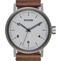 NIXON  Stark Leather 42 mm Farbe silver saddle
