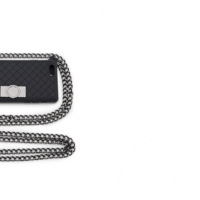 O. JACKY Umhängetasche KATE für das iPhone 7 & 8 - Handytasche zum Umhängen Farbe black case graphite chain . Mit Display-, Kamera- & Mikrofon Zugang