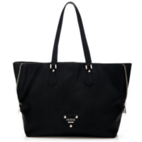 GUESS HANDTASCHE TYLA TOTE WITH POCHETTE CHARM BAG FARBE SCHWARZ GUESS HANDTASCHE TYLA TOTE WITH POCHETTE CHARM BAG FARBE SCHWARZ