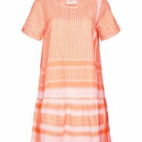CECILIE COPENHAGEN Kleid 2, O, mit kurzen Ärmeln in Kufiaymuster orange 254 CECILIE COPENHAGEN Kleid 2, O, mit kurzen Ärmeln in Kufiaymuster orange 254