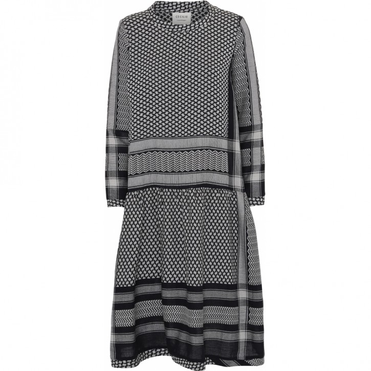 CECILIE COPENHAGEN Kleid JOSEFINE DRESS mit Langen Ärmeln in Kufiaymuster black stone 150 CECILIE COPENHAGEN Kleid JOSEFINE DRESS mit Langen Ärmeln in Kufiaymuster black stone 150